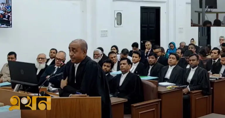 এজলাসে বক্তব্য দিচ্ছেন অ্যাটর্নি জেনারেল